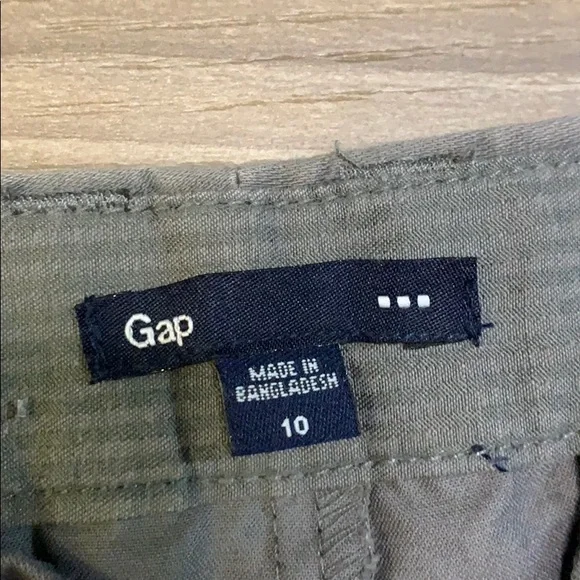 GAP Gray Capri Chinos, SZ 10 - Picture 2 of 9